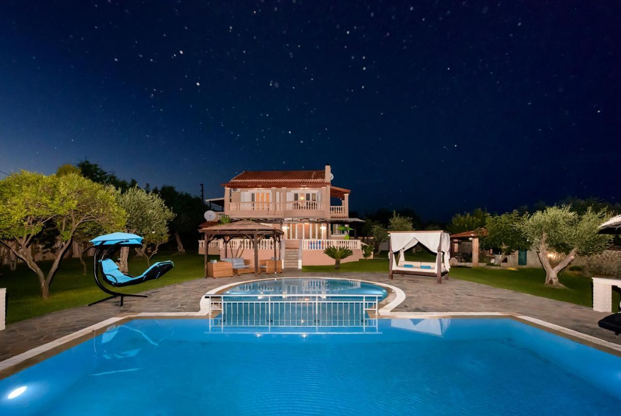 Villa Villa Maxim With Private Pool & Tennis Court *