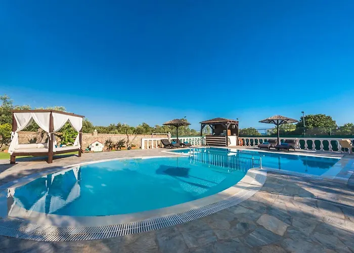 Villa Maxim With Private Pool & Tennis Court