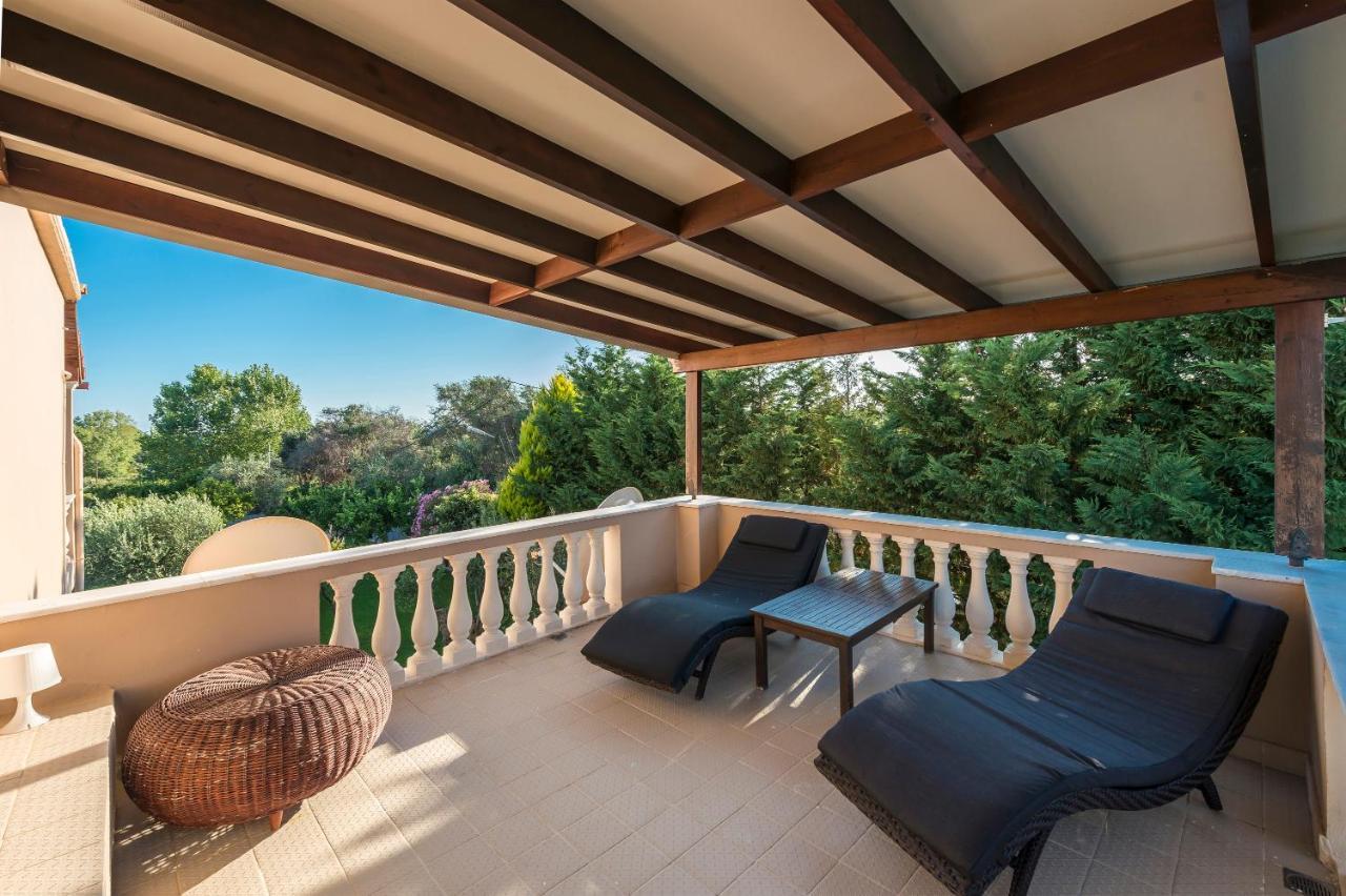 Villa Villa Maxim With Private Pool & Tennis Court Halikounas