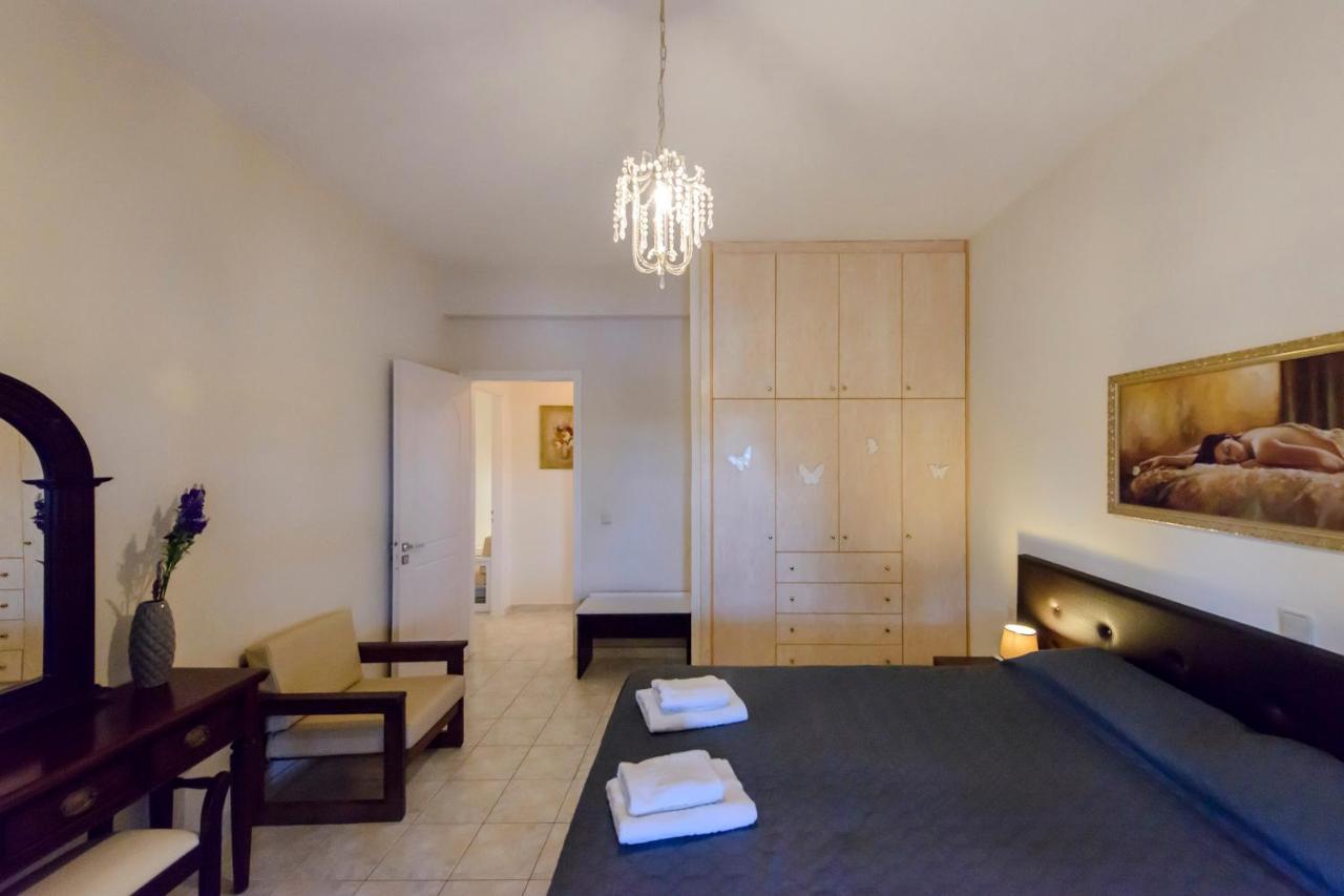 Villa Villa Maxim With Private Pool & Tennis Court Halikounas