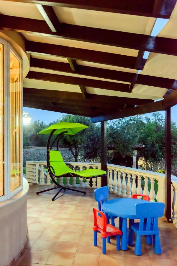Villa Maxim With Private Pool & Tennis Court