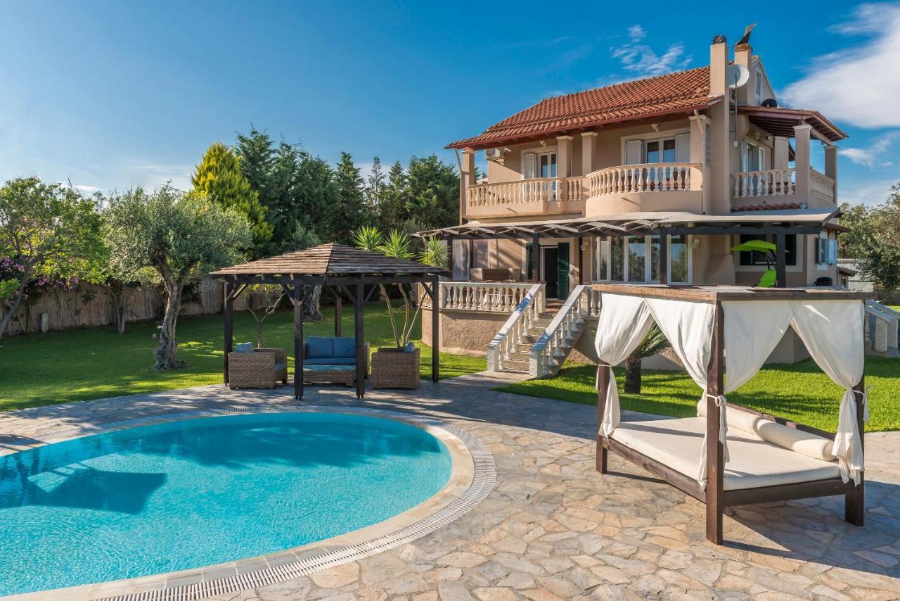 Villa Villa Maxim With Private Pool & Tennis Court Halikounas
