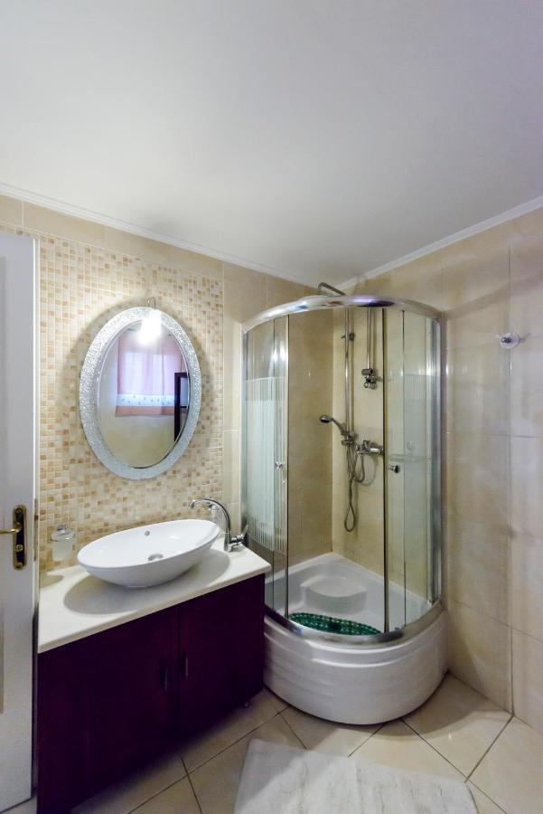 Villa Maxim With Private Pool & Tennis Court Villa