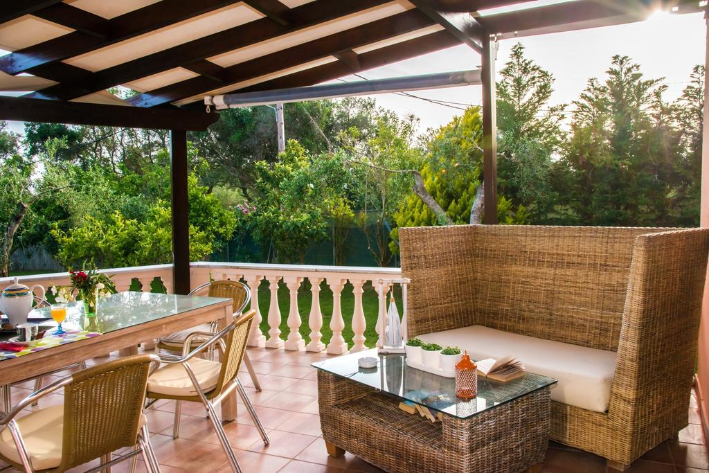 Villa Maxim With Private Pool & Tennis Court