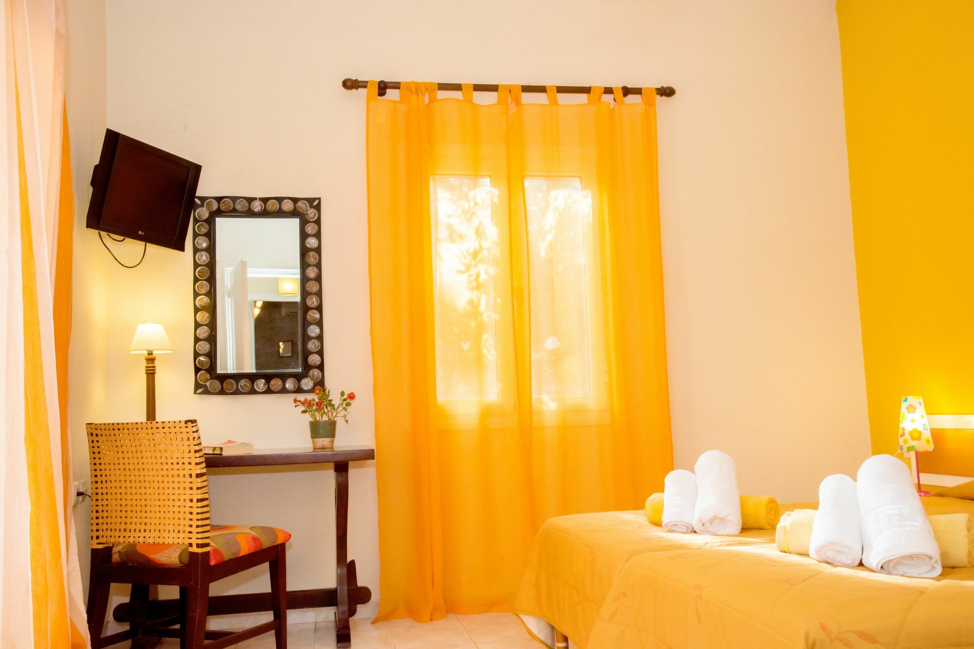 Villa Maxim With Private Pool & Tennis Court Halikounas