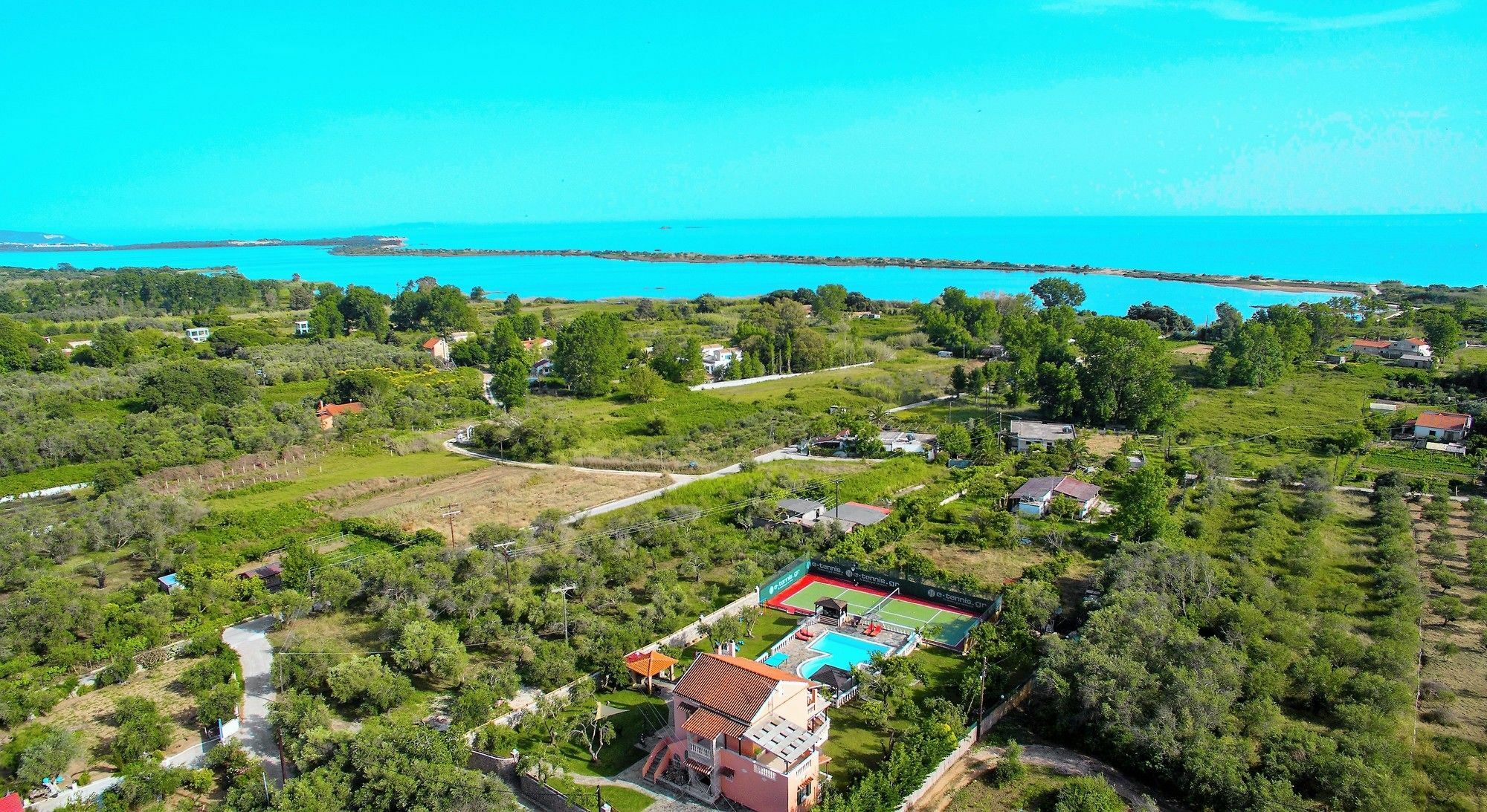 Villa Maxim With Private Pool & Tennis Court Halikounas